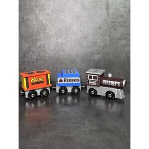 Hershey's Chocolate Wooden Train Set w/ Kisses & Reese's Tenders - Masterpieces